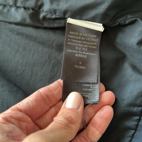 Marmot Waterproof Black Rain Jacket / Coat - Size small - Picture 8 of 8